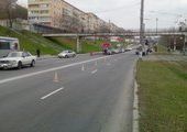 Жители Владивостока игнорируют надземный пешеходный переход и гибнут под колесами автомобилей