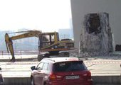 Во Владивостоке ликвидируют пустой постамент под Золотым мостом