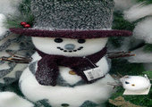 Снежинки, мишура и снеговики заполонили торговые центры Владивостока