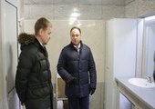 Блогеры Владивостока в поисках туалета разрекламированного мэрией города