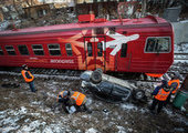 В центре Владивостока автомобиль попал под аэроэкспресс