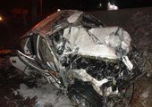 Молодой водитель на отцовской машине сбил автобусную остановку в Уссурийске