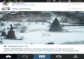 Циклон повалил ёлку и уронил дракона во Владивостоке