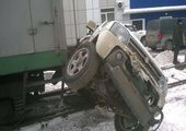 Во Владивостоке джип попал под поезд