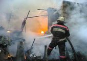 При пожаре частного дома в Приморье погиб мужчина и его 1,5-летний сын