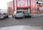 Припарковавшийся на "зебре" джип заинтересовал полицию Владивостока