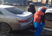 Припарковавшийся на "зебре" джип заинтересовал полицию Владивостока