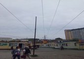 Во Владивостоке на территории рынка мужчину ударило током