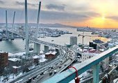 Из-за ураганного ветра во Владивостоке закрыли мосты