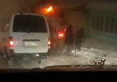Во Владивостоке во время снегопада автомобилист избил водителя снегоуборщика