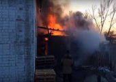 На пожаре продуктовой базы в Уссурийске погиб мужчина