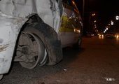 Во Владивостоке заснувший за рулём таксист протаранил автомобиль коллеги