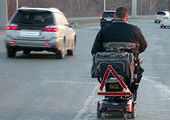 Инвалид из Владивостока отправился в Москву на кресле-каталке