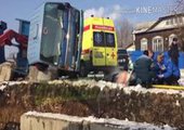 Рабочий попал под перевернувшийся автокран во Владивостоке
