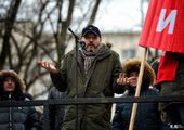 Митинг против ЭРА-ГЛОНАСС во Владивостоке закончился арестом коммунистов