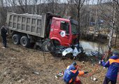 Самосвал раздавил легковушку на трассе Хабаровск - Владивосток