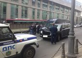 Во центре Владивостока тяжелый грузовик смял два десятка машин