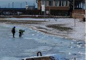 Во Владивостоке двое подростков получили обморожение после того как провалились под лед