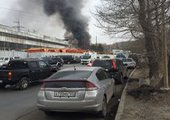 17 пожарных тушили двухэтажный ангар во Владивостоке