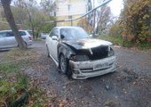 В Спасске-Дальнем жгут и бьют автомобили таксистов