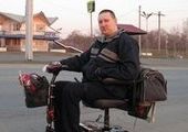 Инвалид-колясочник добрался от Владивостока до Москвы, преодолев 11 тыс.км.