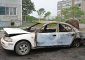 На Тихой за ночь сгорели три машины, припаркованные возле жилого дома