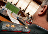 Сердюков инспектирует войска во Владивостоке