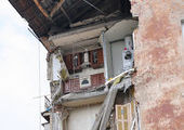 В центре Владивостока в разгар рабочего дня рухнул дом