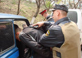 Во Владивостоке наркодилеры пытались откупиться от патрульных миллионом рублей