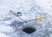 Житель Владивостока провалился под лед на глазах у жены