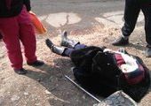 Из пассажирского автобуса во Владивостоке выпала женщина