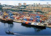 Массовая забастовка докеров назревает в крупнейшем порту Приморья