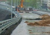 Недоработка проекта привела к обрушению откосов дороги, ведущей к мосту на о. Русский