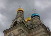 Штормовой ветер во Владивостоке снес крест с одного из куполов Покровского собора