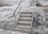 Новые лестницы во Владивостоке рассыпаются в пыль