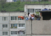 Во Владивостоке участковый перестраховался и приравнял прыжки с высотки к митингу