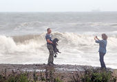 Особенно зрелищные последствия тайфуна во Владивостоке – на побережье