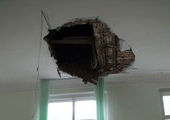 Во время каникул в школе Находки рухнул потолок