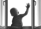 Ребенок выпал из окна в Уссурийске