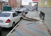 Фасад жилого дома во Владивостоке обвалился на автомобили