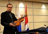 Всемирно известный музыкант Дмитрий Коган привез во Владивосток пять великих скрипок