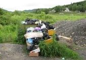 Приморские туристы, оплачивая экологический сбор, переходят границу с КНР среди мусора